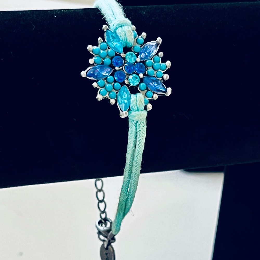 Turquoise beaded gems and double corded adjustable band, sparkly bracelet!